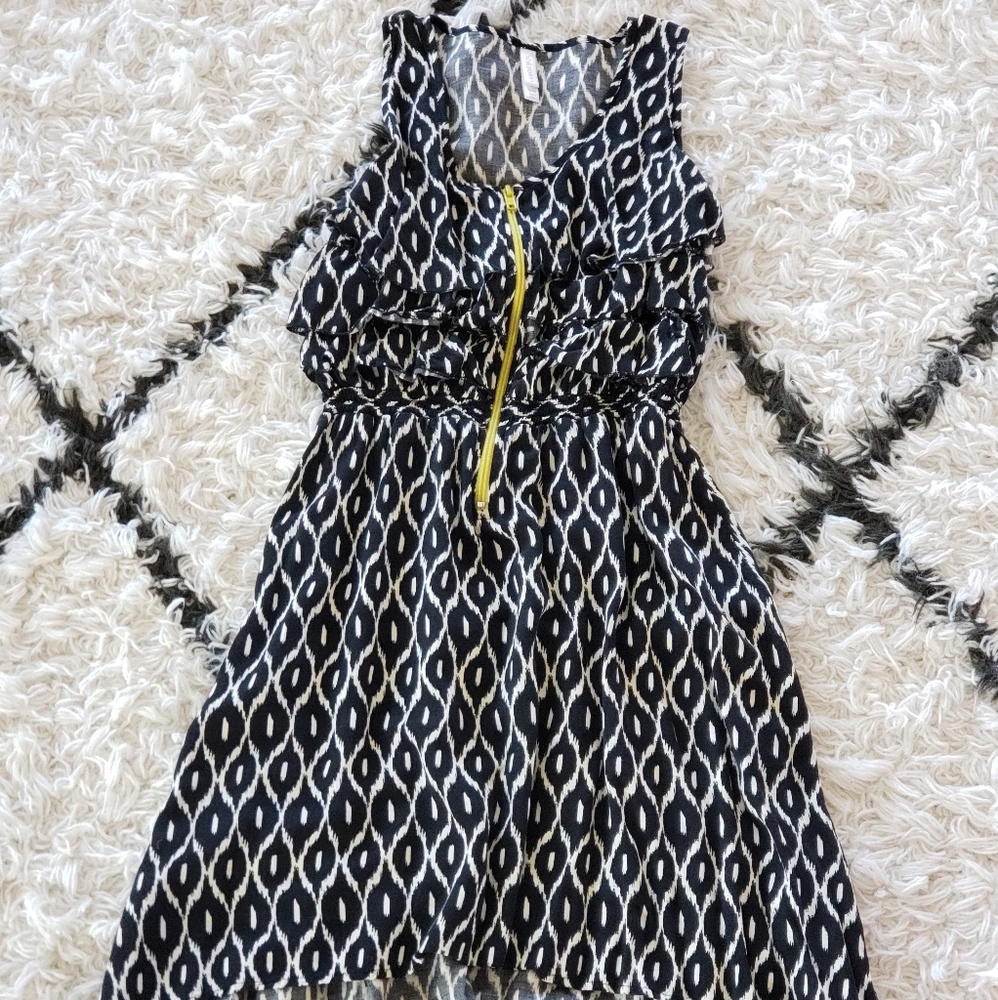 Dress - Picture 3 of 4